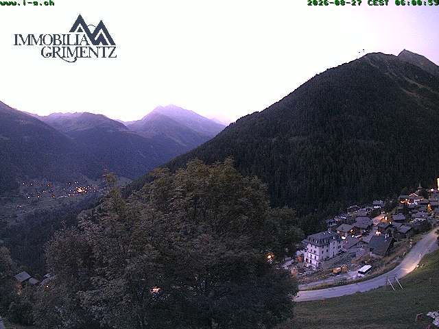 Grimentz: view over the valley of Anniviers