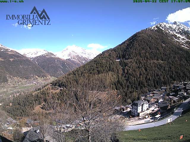 Grimentz: view over the valley of Anniviers