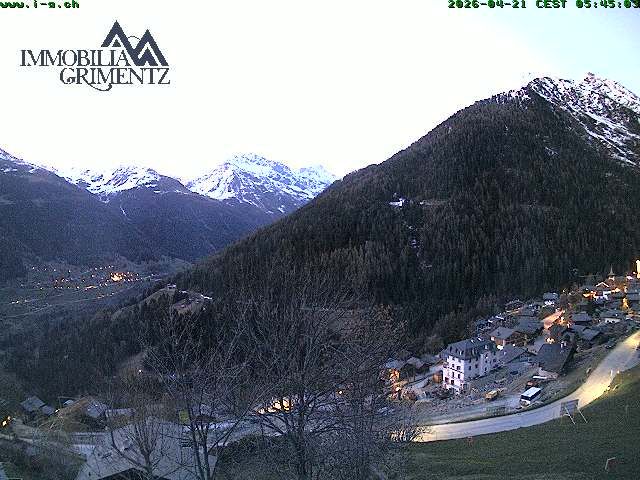Grimentz: view over the valley of Anniviers