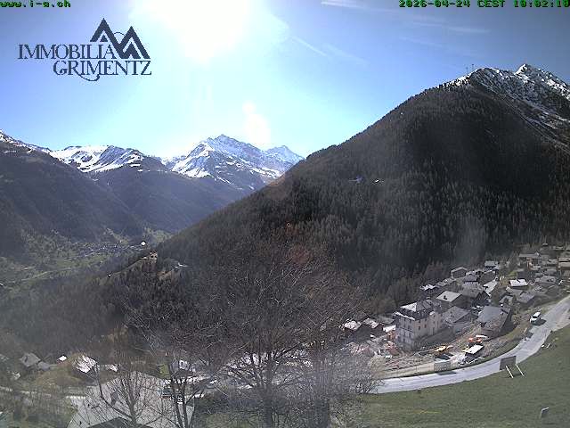 Grimentz: view over the valley of Anniviers