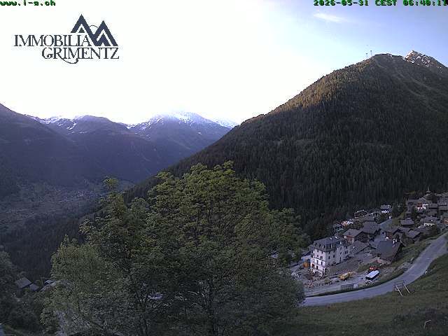 Grimentz: view over the valley of Anniviers