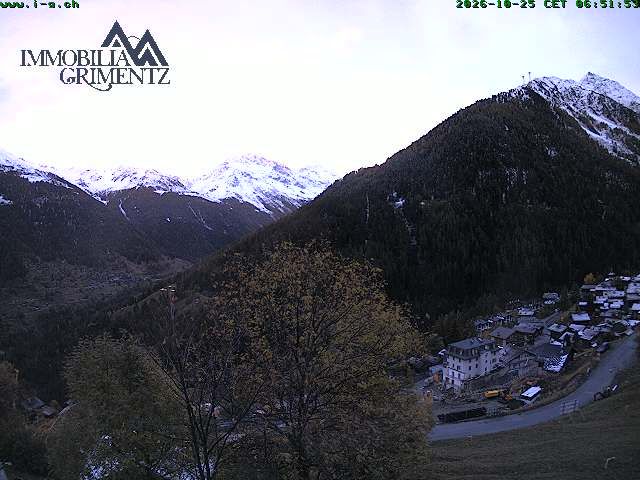 Grimentz: view over the valley of Anniviers