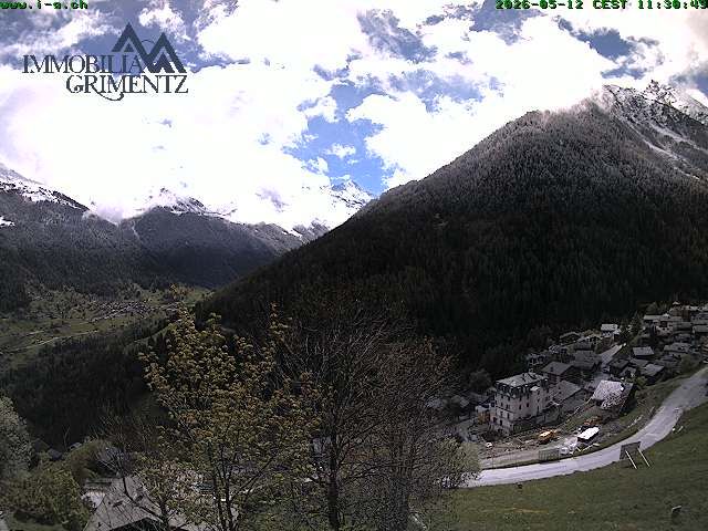 Grimentz: view over the valley of Anniviers