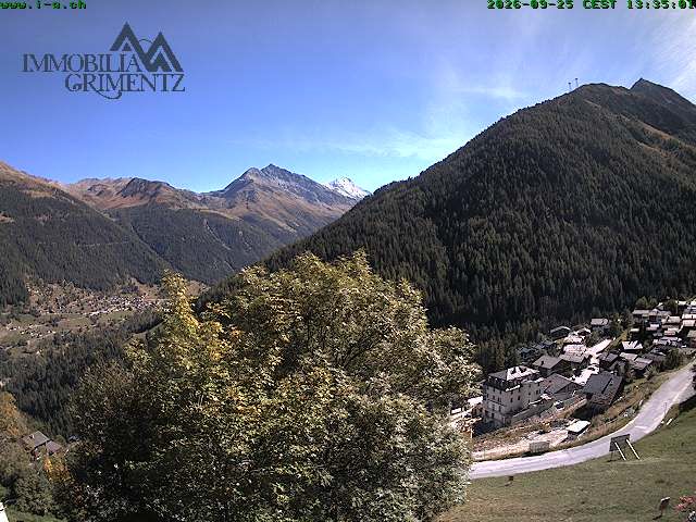 Grimentz: view over the valley of Anniviers