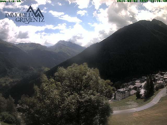 Grimentz: view over the valley of Anniviers