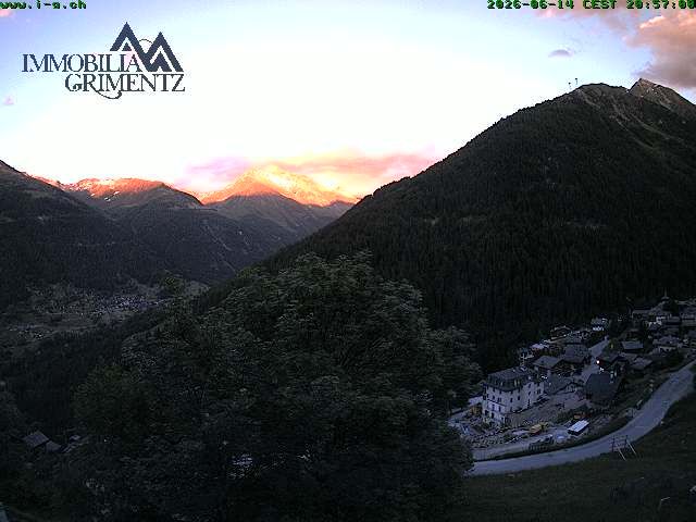Grimentz: view over the valley of Anniviers