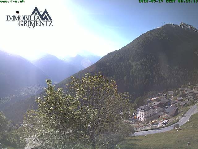 Grimentz: view over the valley of Anniviers