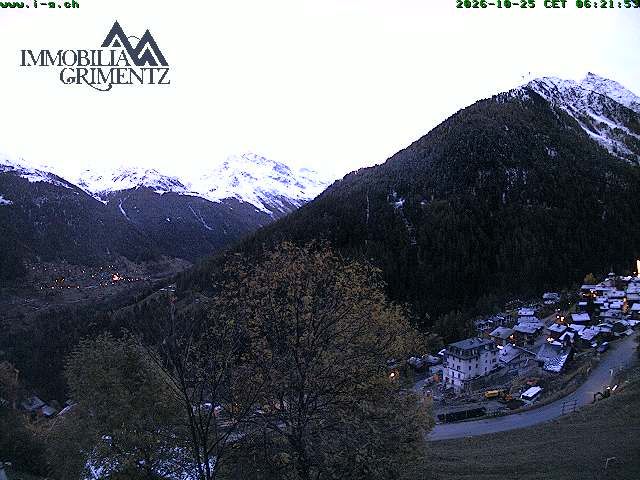 Grimentz: view over the valley of Anniviers