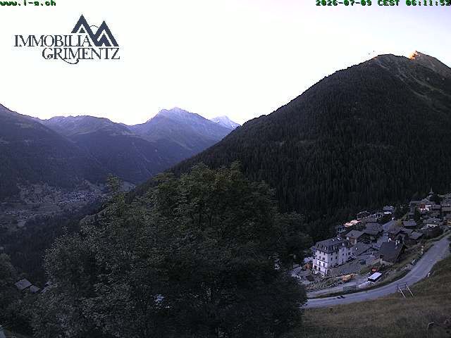 Grimentz: view over the valley of Anniviers