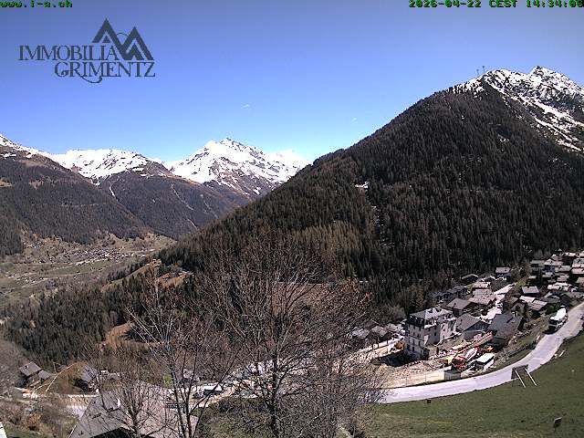 Grimentz: view over the valley of Anniviers