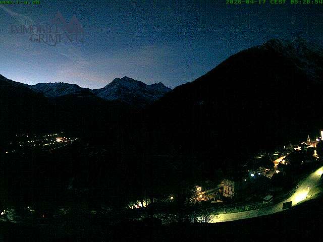 Grimentz: view over the valley of Anniviers