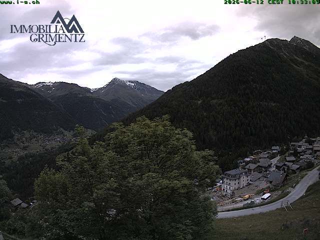 Grimentz: view over the valley of Anniviers