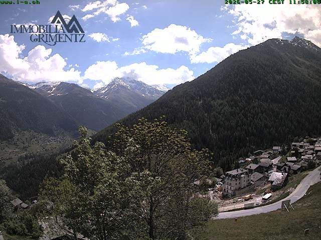 Grimentz: view over the valley of Anniviers