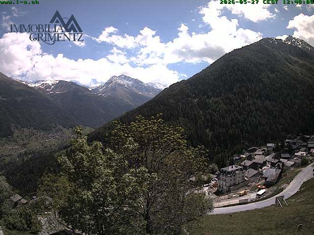 Grimentz: view over the valley of Anniviers