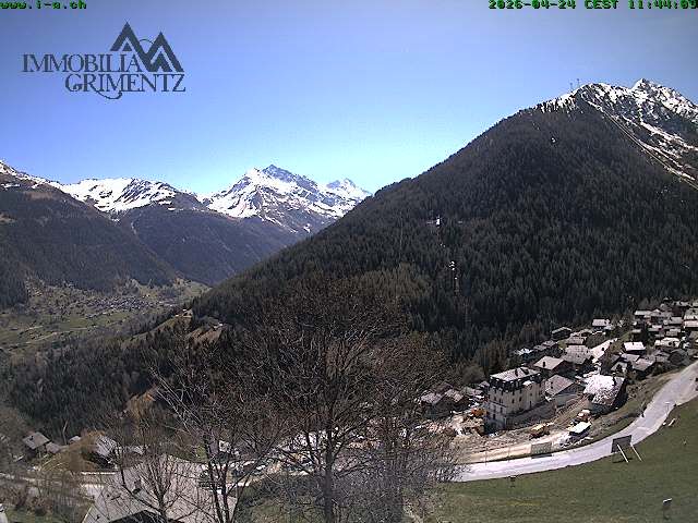 Grimentz: view over the valley of Anniviers