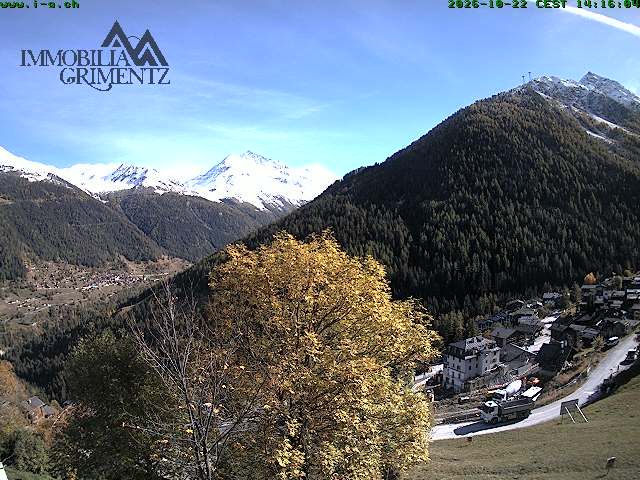 Grimentz: view over the valley of Anniviers
