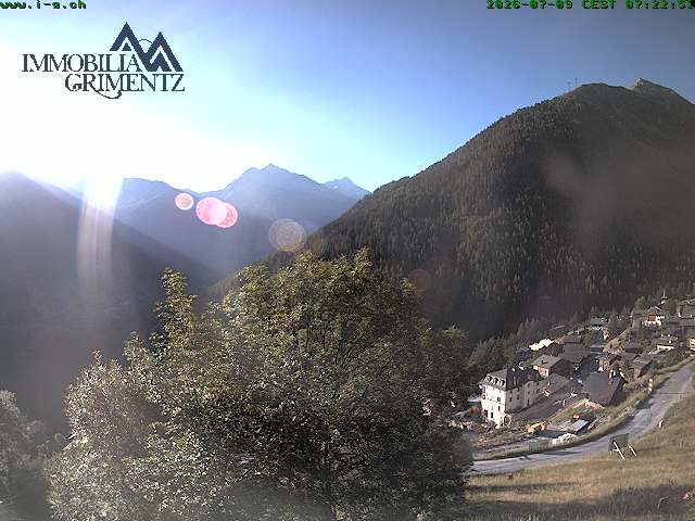 Grimentz: view over the valley of Anniviers