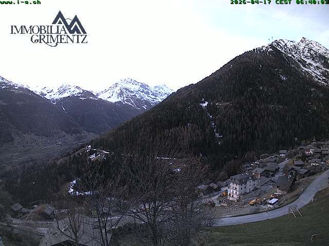 Grimentz: view over the valley of Anniviers