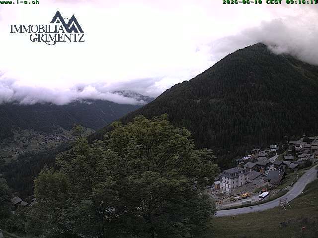 Grimentz: view over the valley of Anniviers