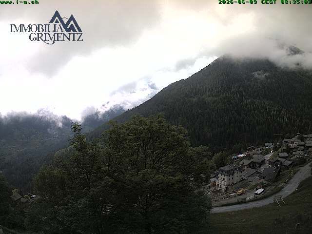 Grimentz: view over the valley of Anniviers