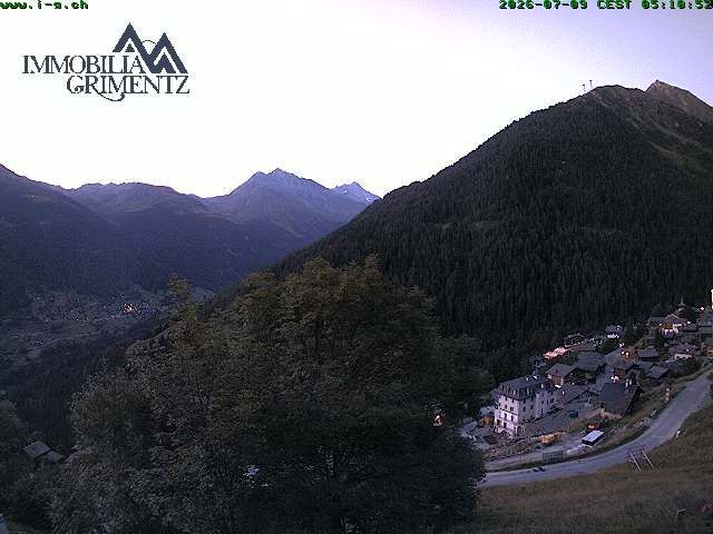 Grimentz: view over the valley of Anniviers