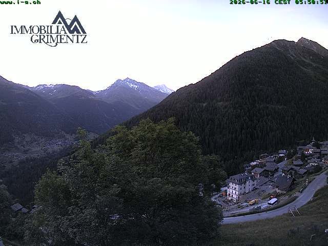 Grimentz: view over the valley of Anniviers