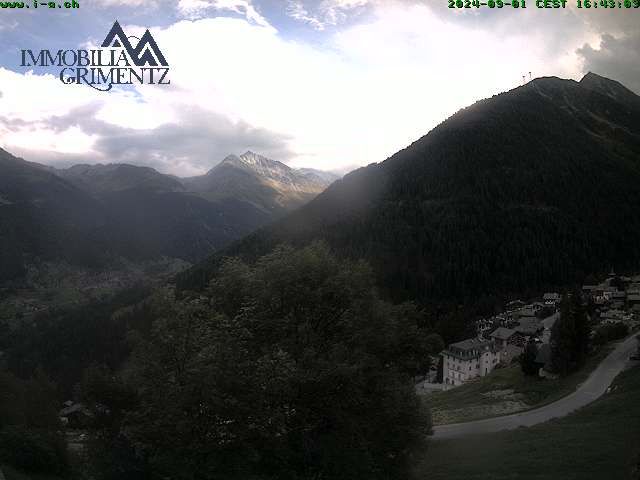 Grimentz: view over the valley of Anniviers