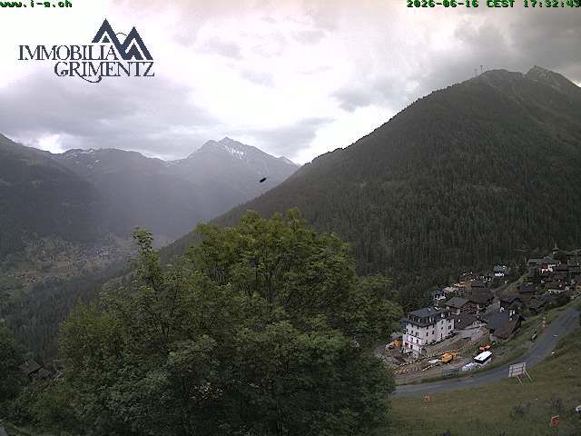 Grimentz: view over the valley of Anniviers