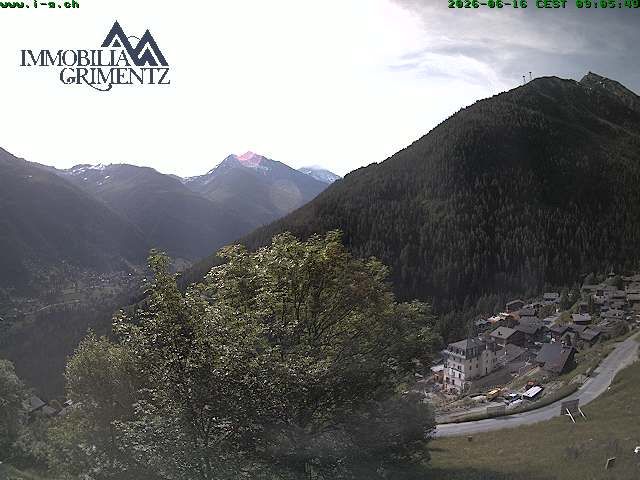 Grimentz: view over the valley of Anniviers