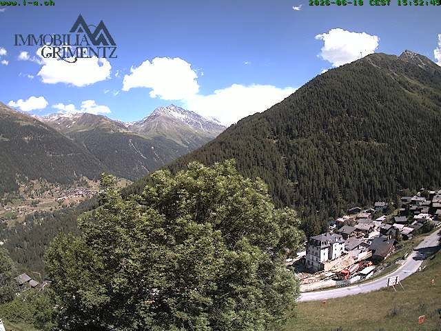 Grimentz: view over the valley of Anniviers