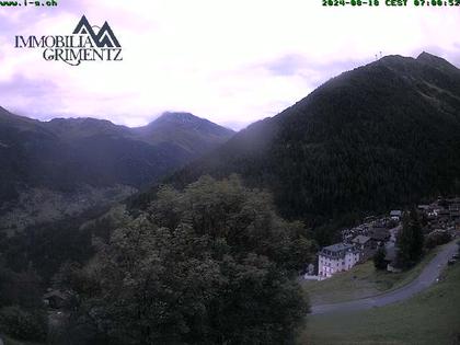 Grimentz: view over the valley of Anniviers