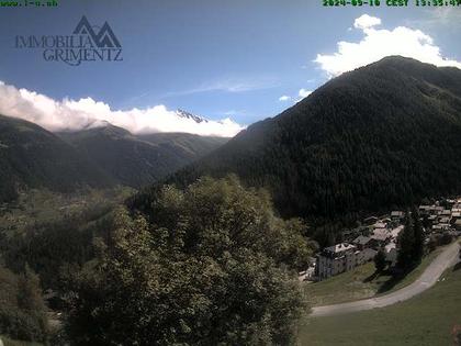 Grimentz: view over the valley of Anniviers