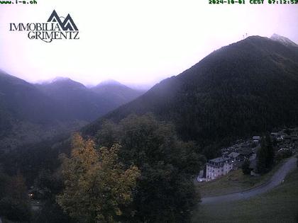 Grimentz: view over the valley of Anniviers