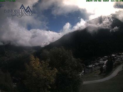 Grimentz: view over the valley of Anniviers