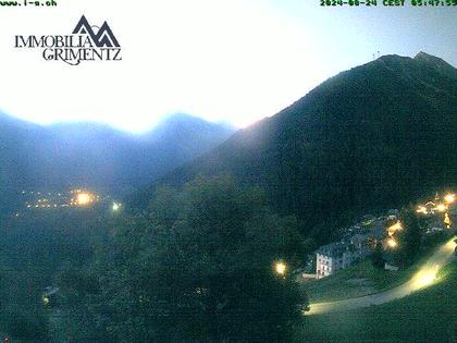 Grimentz: view over the valley of Anniviers