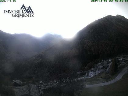 Grimentz: view over the valley of Anniviers