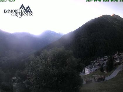 Grimentz: view over the valley of Anniviers