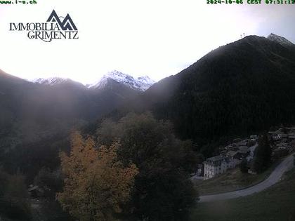 Grimentz: view over the valley of Anniviers