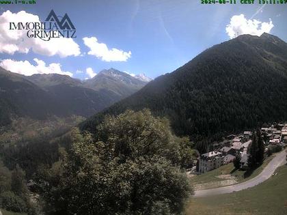 Grimentz: view over the valley of Anniviers