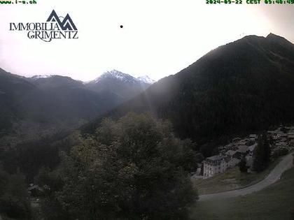 Grimentz: view over the valley of Anniviers