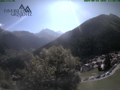 Grimentz: view over the valley of Anniviers