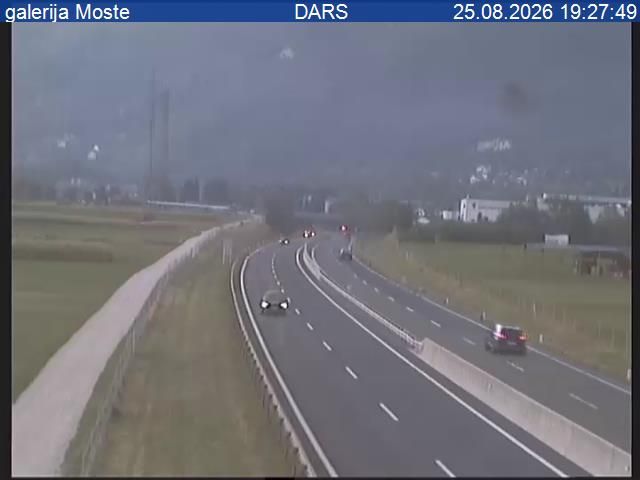 Traffic Cam Zirovnica: A2/E61, Karavanke - Ljubljana, galerija Moste