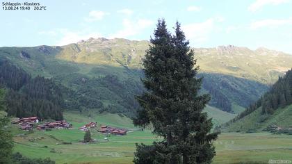 Klosters Dorf: Schlappin