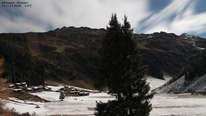 Klosters Dorf: Schlappin