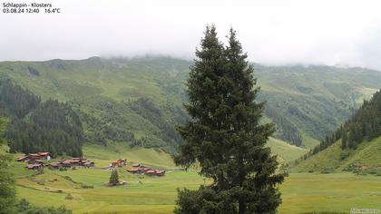 Klosters Dorf: Schlappin