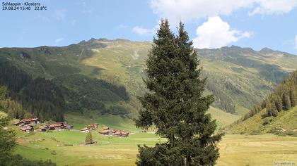 Klosters Dorf: Schlappin