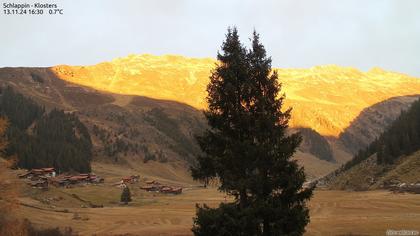 Klosters Dorf: Schlappin