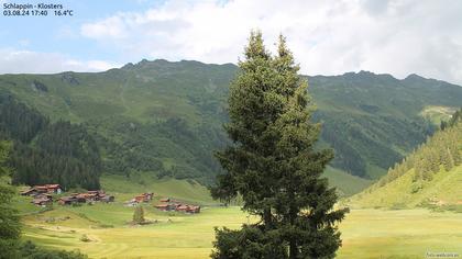 Klosters Dorf: Schlappin