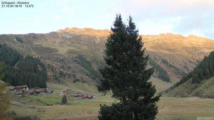 Klosters Dorf: Schlappin