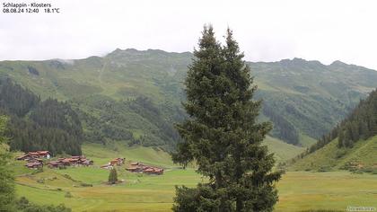 Klosters Dorf: Schlappin